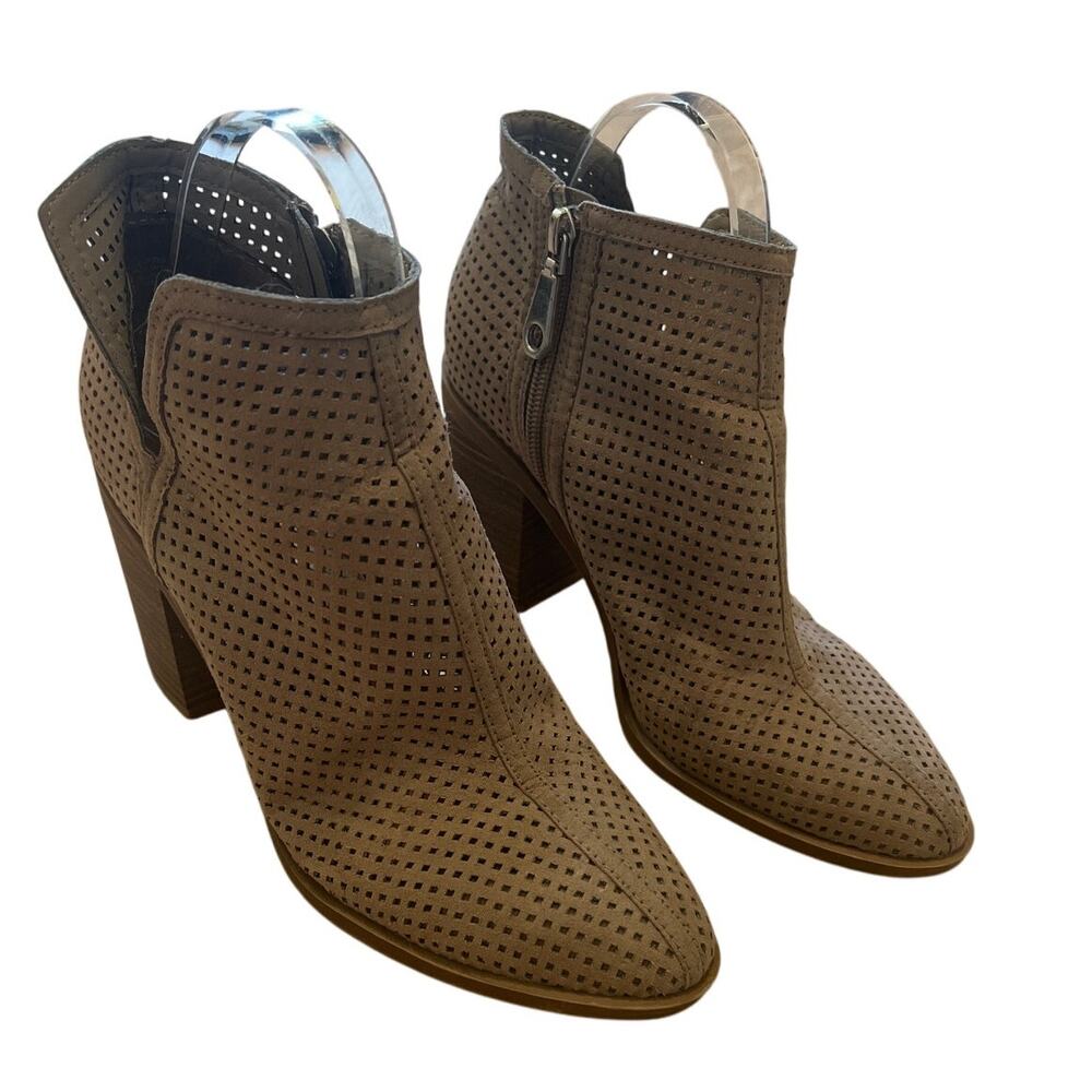 DV By Dolce Vita Boots Womens 8 Perforated Ankle Booties Heels Beige Fabric Zip